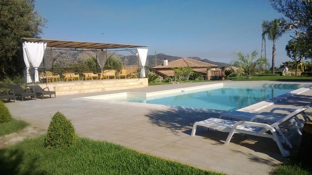 Taormina Villa Ibiscus Alcantara Gaggi Habitación foto
